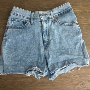 Levis - Mile High Short (Size 28) Medium Wash